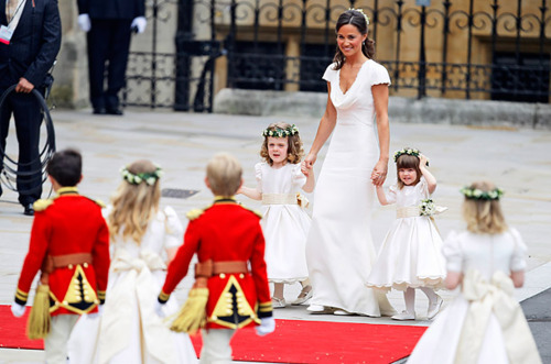  Pippa Middleton arrives with the page boys and ring bearers
