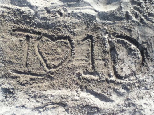  1D = Heartthrobs (Enternal Love) I Amore 1D In The Sand! (On My Holz) 100% Real :) ♥
