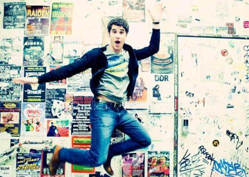  A 日 in the Life of Darren Criss