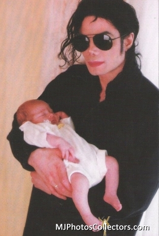  Baby Paris with Father Michael Jackson [= <3