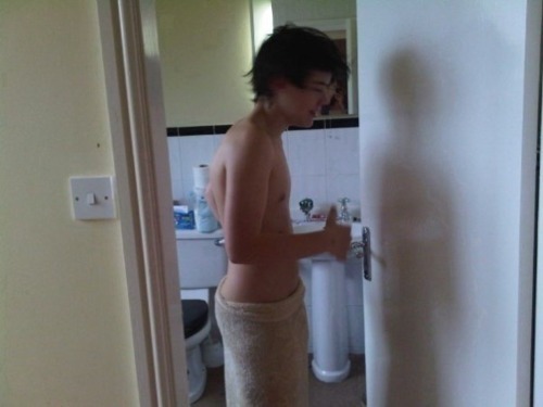  Flirty Harry (Ur Smile Makes The Whole Room Light Up & My Heart) Taking A Shower! 100% Real :) ♥
