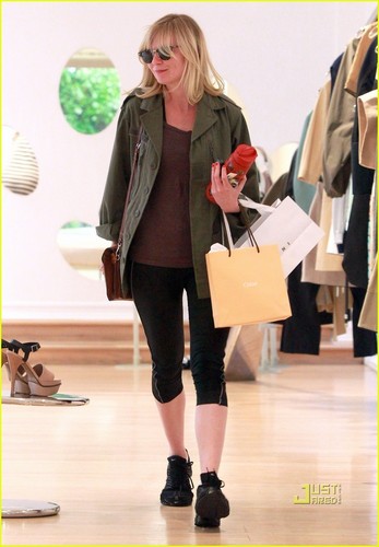  Kirsten Dunst: Marni Shopping Spree!