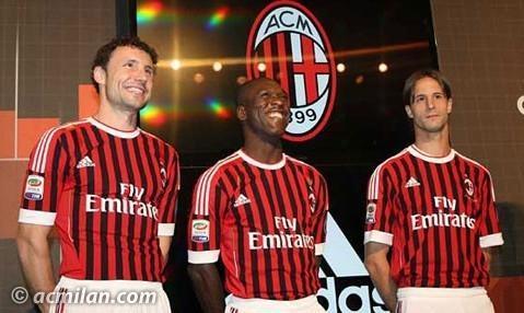  La nueva camiseta del Milan para la 2011/12.