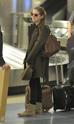  New photos of Anna in LAX