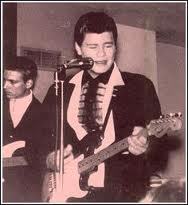  Ritchie Valens and his Flying guitarra