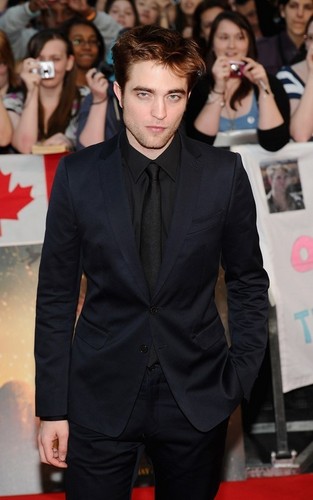  Rob at the Лондон premiere of WFE