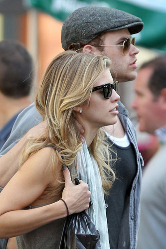  AnnaLynne McCord and boyfriend Kellan Lutz are seen shopping in Soho