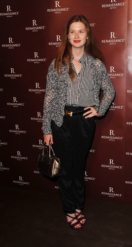 Bonnie Wright attends St. Pancras Renaissance Hotel grand opening