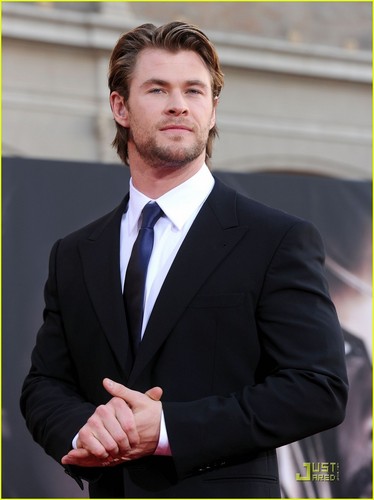  Chris Hemsworth & Elsa Pataky: Thor Premiere