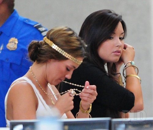  Demi - Departs from LAX Airport - May 6, 2011
