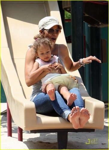  Halle Berry: Down the Slide with Nahla!