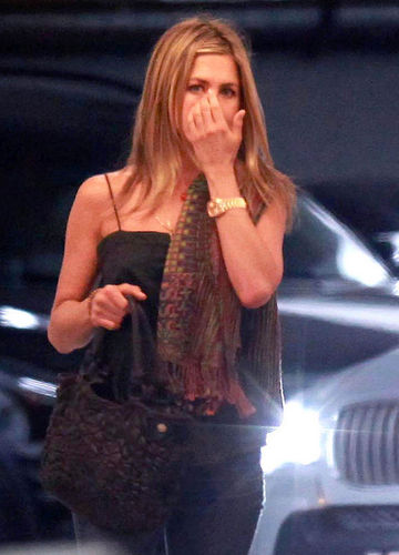  Jennifer Aniston Out with a Mystery Man-photo