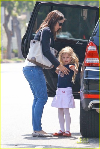 Jennifer Garner: Tag with Violet & Seraphina!
