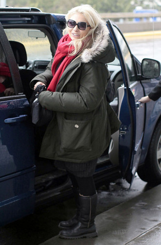  MyAnna Buring Catching A Flight At Vancouver Airport