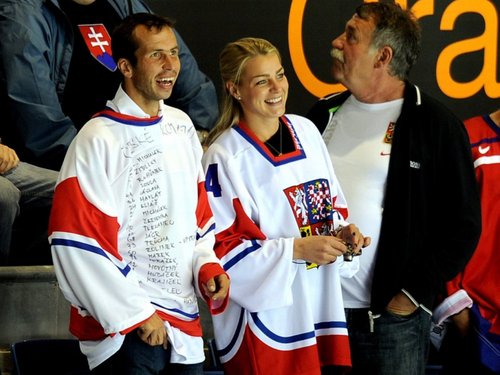  Radek Stepanek as fan on hockey