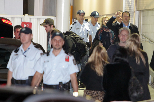  Rob Arriving in Sydney, Australia [HQ]