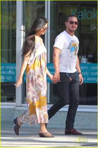  Shia LaBeouf: キッス キッス with Karolyn Pho!