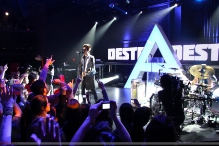 30 Seconds to Mars Private Concert - Montreal (May 4)