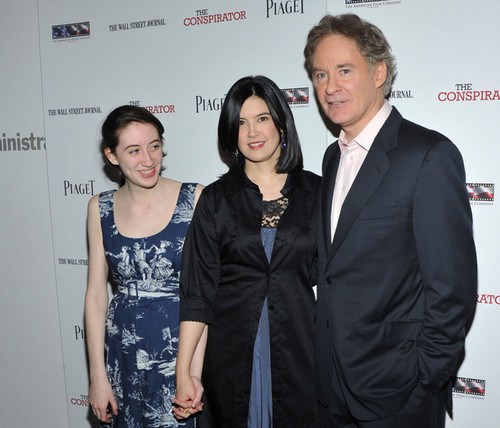  Phoebe Cates & Kevin Kline @ the Premiere of 'The Conspirator'