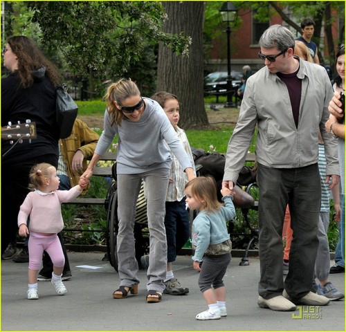  Sarah Jessica Parker: NYC दिन Out with the Family!