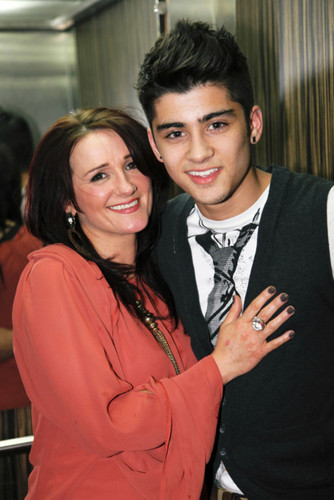  Sizzling Hot Zayn Means thêm To Me Than Life It's Self (U Belong Wiv Me!) Wiv His Mum! 100% Real ♥