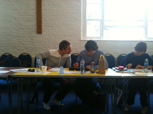  Benedict and Martin leitura the script for S2
