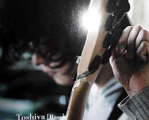  GiGS Magazine Issue (June 2011) - Toshiya Backstage/Rehersal ছবি