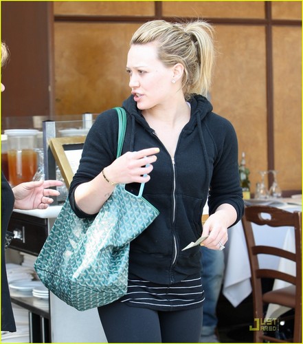  Hilary out in Beverly Hills