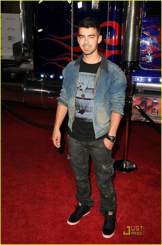  Joe Jonas: Maxim Hot 100 Party (05.11.2011)!