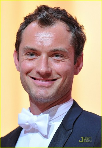  Jude Law: Cannes Opening Ceremony with Uma Thurman!