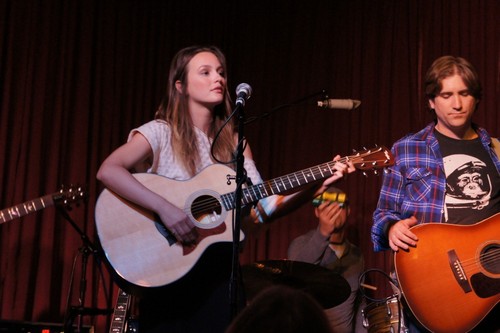  Leighton Meester performed at The Hotel Cafe!