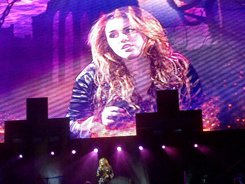  Miley - Gypsy cuore Tour (2011) - Asuncion, Paraguay - 10th May 2011