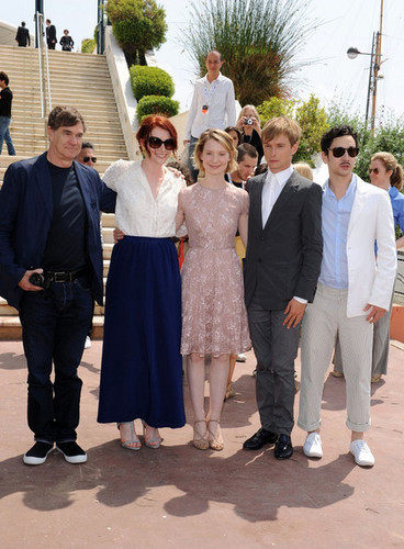  New Fotos of Bryce at Cannes 2011 - "Restless" Photocall.