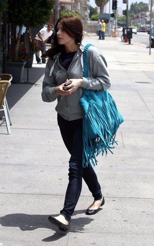  Ashley leaving an audition in LA! [13/05/11]