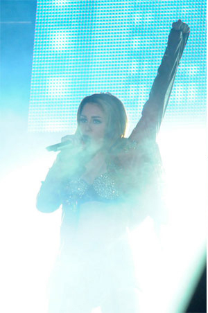  Miley - Gypsy दिल Tour (2011) - On Stage - Sao Paulo, Brazil - 14th May 2011