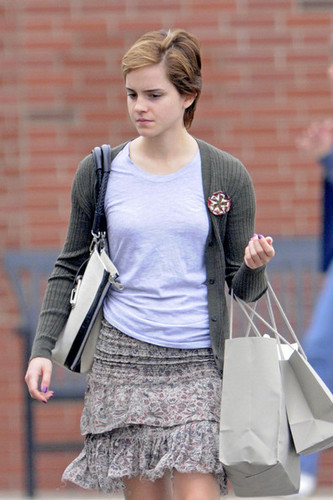  New các bức ảnh of Emma Watson leaving J Crew in Pittsburgh