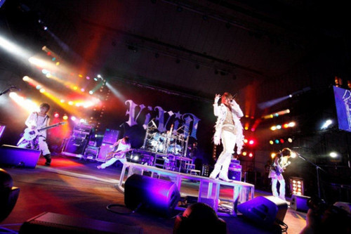  ViViD ONEMAN LIVE TOUR 2011“Dear...ViViD couleurs