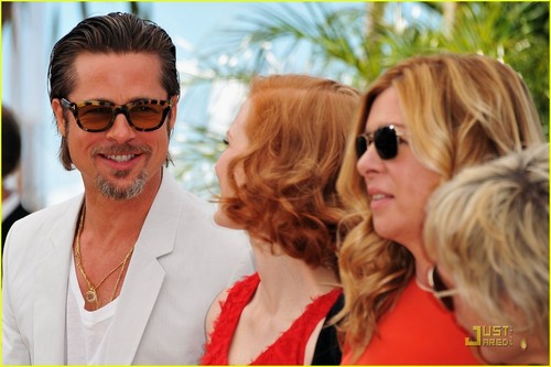 Brad Pitt: Cannes ছবি Call for 'Tree of Life'