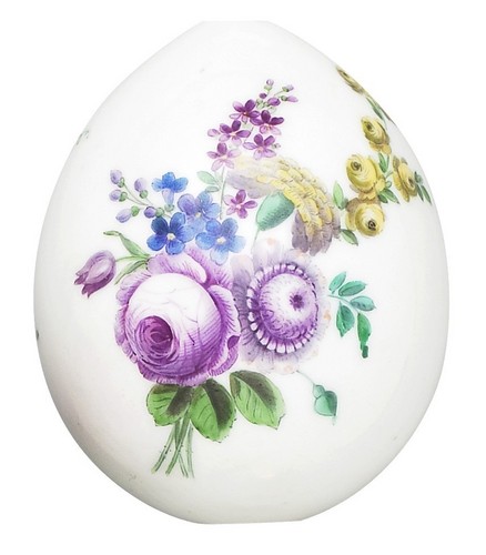 Floral touch Easter Egg carving
