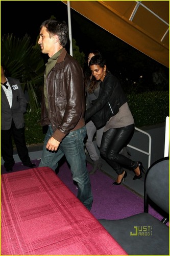  Halle Berry: Prince concert with Olivier Martinez!