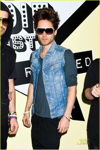  Jared Leto: Museum of Sex Visit with 30 秒 to Mars!