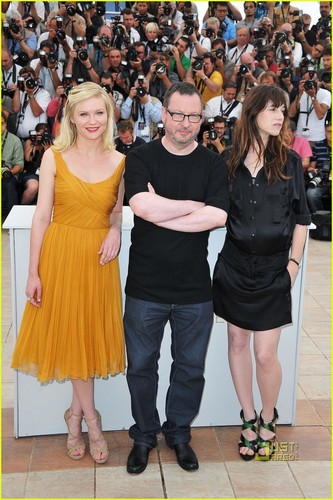  Kirsten Dunst: 'Melancholia' 写真 Call in Cannes!