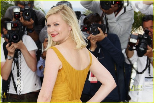  Kirsten Dunst: 'Melancholia' تصویر Call in Cannes!