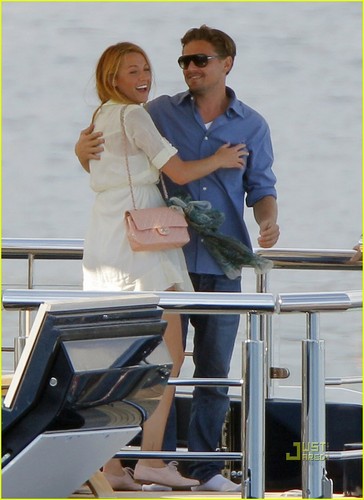  Leonardo DiCaprio & Blake Lively: We're On A Boat!