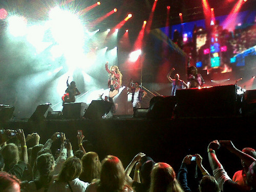 Miley - Gypsy दिल Tour - On Stage - Caracas, Venezuela - 17th May 2011