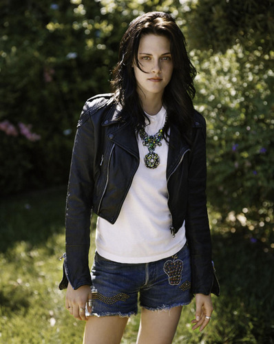 New/Old Photos From The 'Teen Vogue' Photoshoot With Kristen