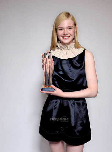  Elle Fanning: 2011 Young Hollywood Awards