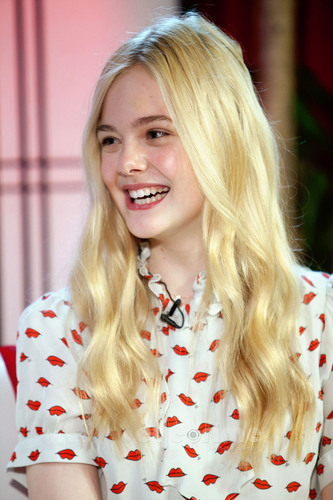 Elle Fanning at Young Hollywood Studios.
