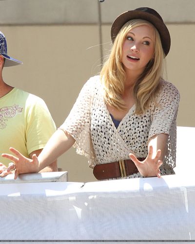  Candice judging the 2011 LA Red touro carrinho Races! [21/05/11] - Now in UHQ!