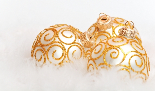  Golden natal ornaments